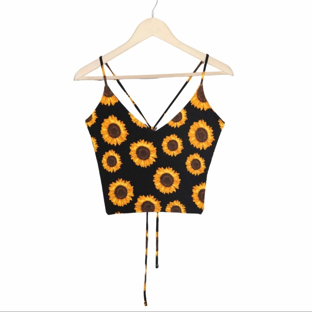 🌻 Rue21 Sunflower Crop Top – Size M
